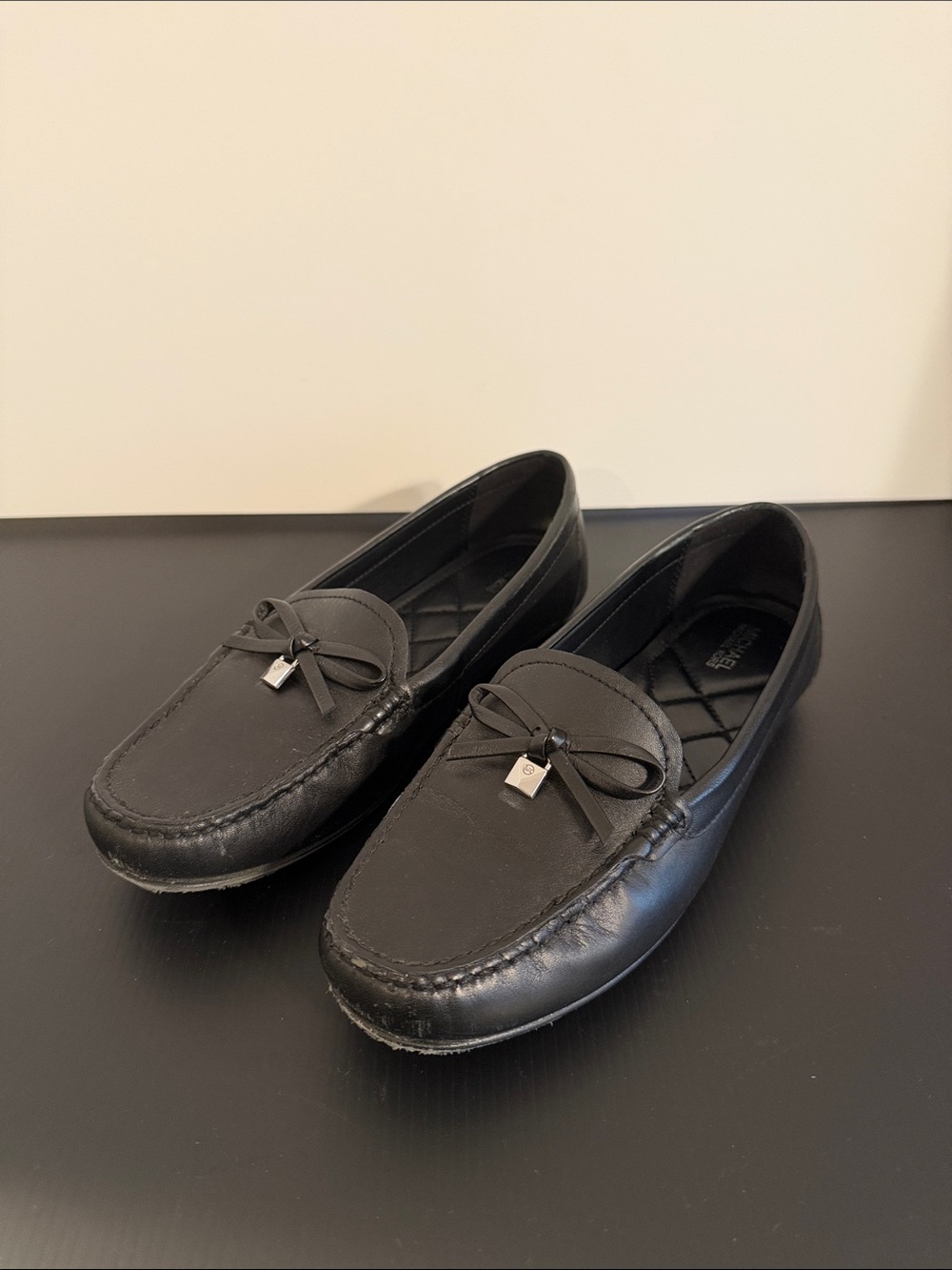 MICHAEL KORS - Women Black Leather Moccasin Loafers size 7